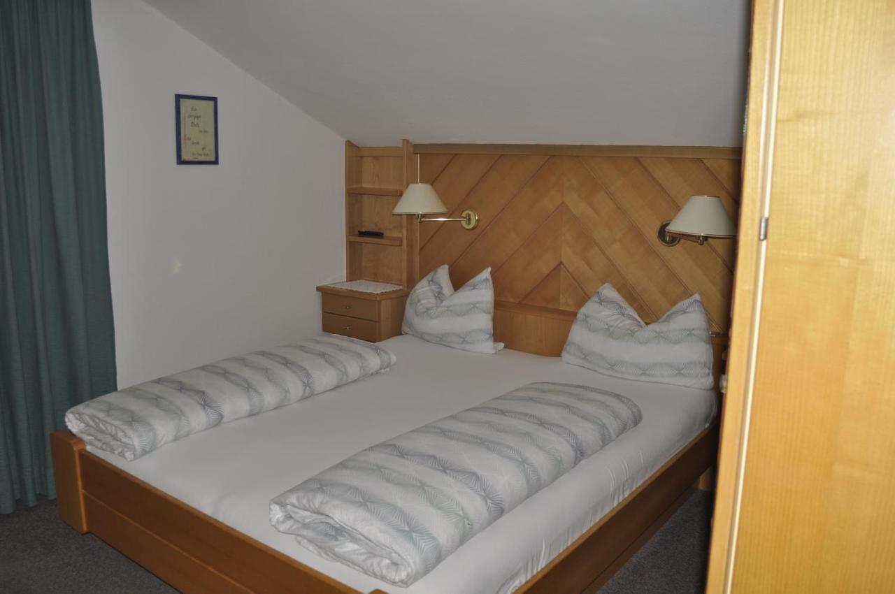 Garni Schwarzenstein Hotel Кампо Турес Екстериор снимка