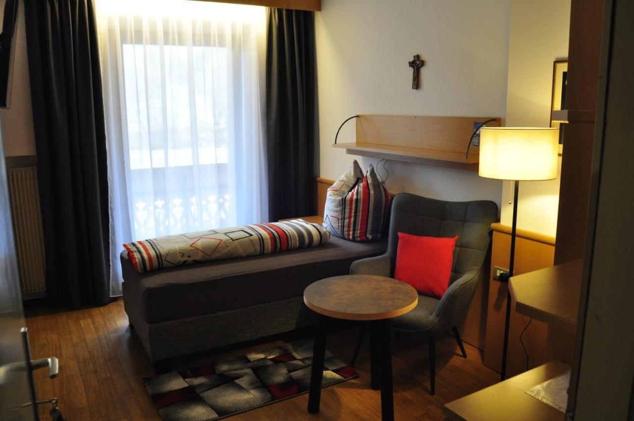 Garni Schwarzenstein Hotel Кампо Турес Екстериор снимка