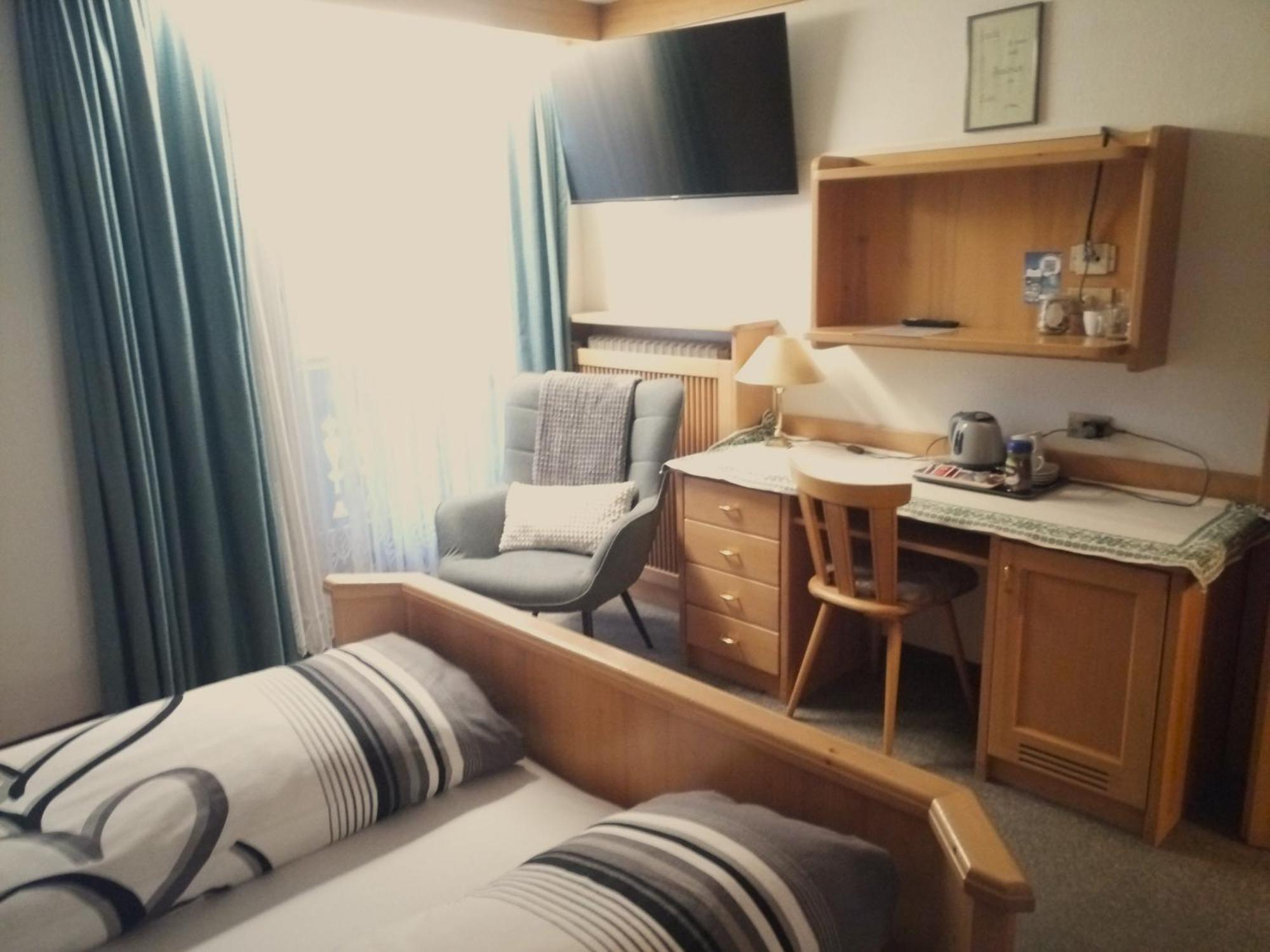 Garni Schwarzenstein Hotel Кампо Турес Екстериор снимка