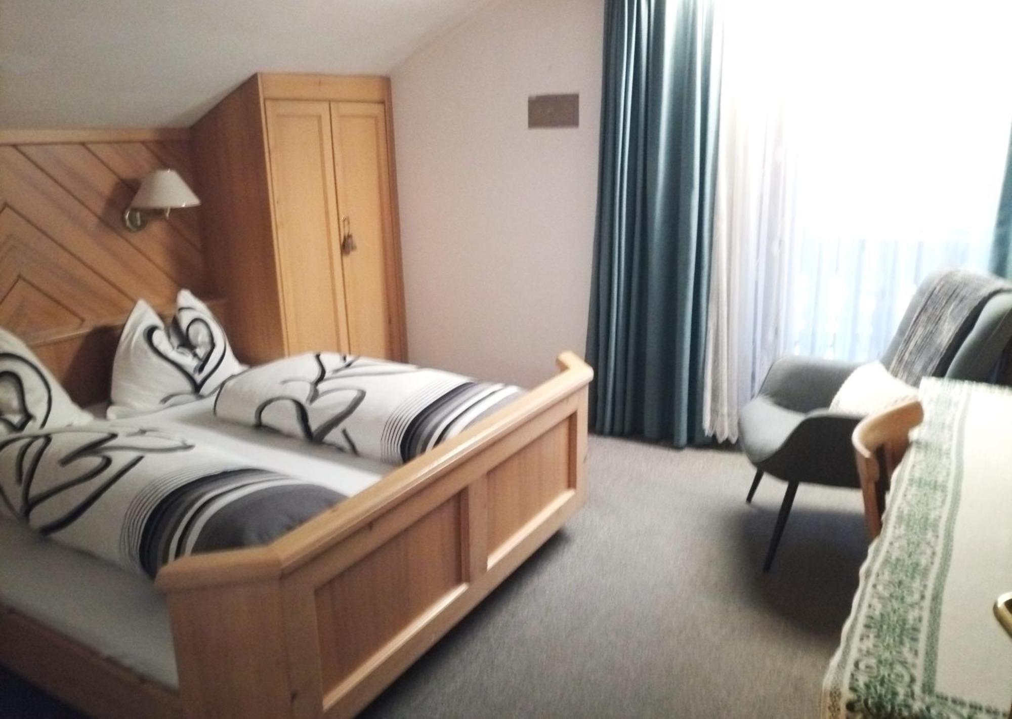 Garni Schwarzenstein Hotel Кампо Турес Екстериор снимка